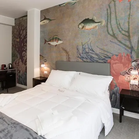 Malu 4* Μεσίνα